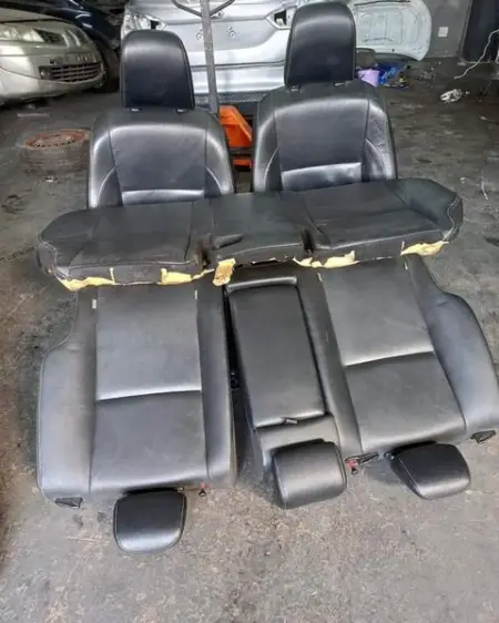 Toyota Prestige car sit. - R0.00

Toyota prestige 2015 car sit. Leathe