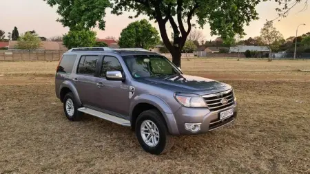 2010 Ford Everest 3.0TDCi XLT 4X4 5 Speed Manual 7 Seater SUV . - R165,000.0