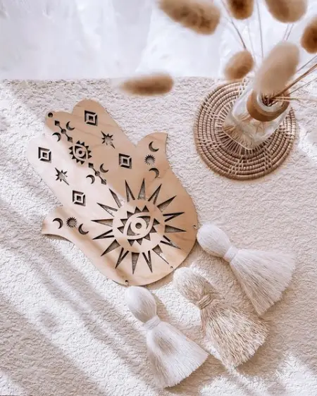 M I N I H A M S A H A N D
-
This piece started out as a custom order, but I love it so mu