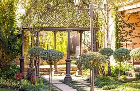 Enjoy our tranquil gardens when staying at Afrique.
All rooms have private 