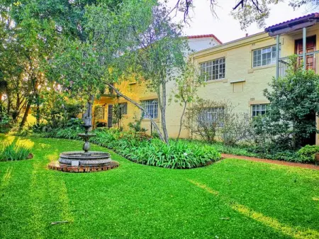 2 beds 2 baths Flatapartment - R999,000.00

2 Bedroom Ground floor for Sale in B