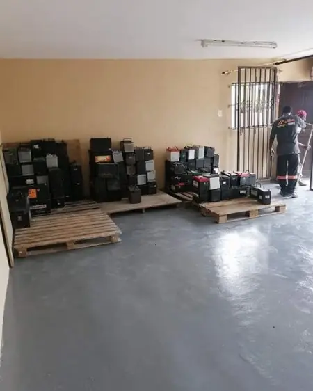 R350 GOOD BATTERIES FREE DELIVERY AND FITMENT - R350.00

R350 GOOD BATTERIES FREE DELI