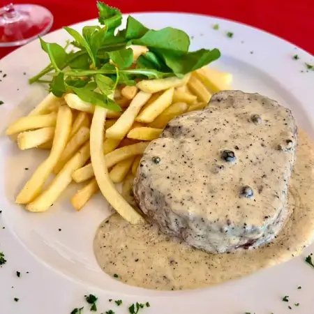 Pepper fillet steak 

82 Fairway, Beachwood, Durban
For Bookings - 073 362