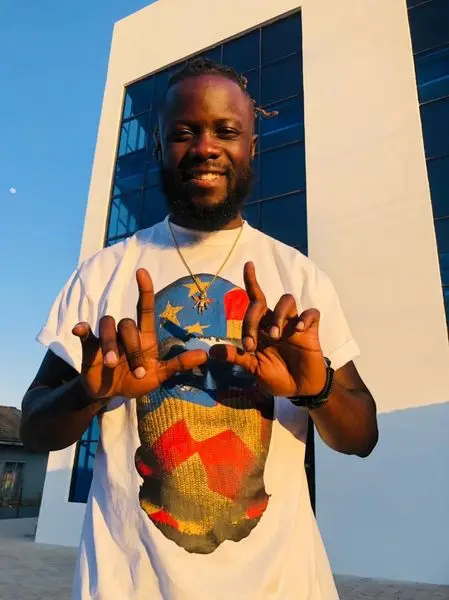 NEW SONG ALERT.

Just like that I dropped a new single for you guys. This