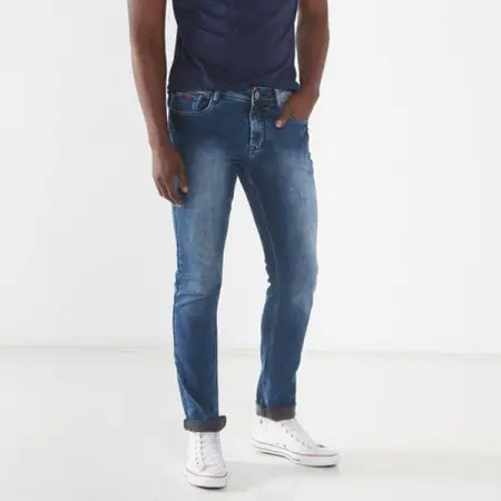 BRANDSMEGASTORE.CO.ZA
SOVIET MENS BONO 9 SLIM LEG JEANS DARK INDIGO
Shop Now
 