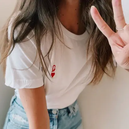  For Our Queens 
THESPARK.COMPANY
Every Purchase Helps A Woman In Need 
Smells lik