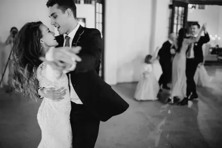 HAPPY WEEKEND! .
.
Who else is really missing dancing? .
.
ninalbooysen 