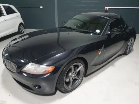 2004 BMW Z4 3.0 AT ROADSTER CONVERTIBLE - R139 995,00

2004 BMW Z4 3.0 