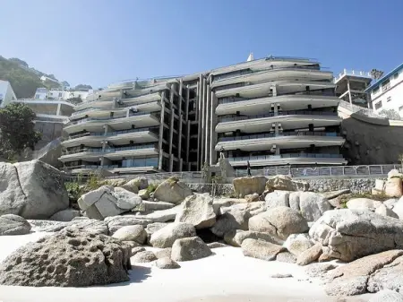 Brian Myerson has been ordered to pay up  again.
TIMESLIVE.CO.ZA
Court orders tycoon to pay