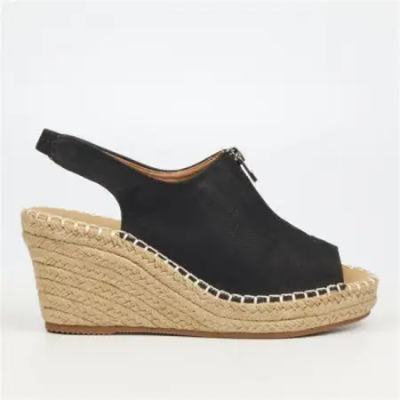 BRANDSMEGASTORE.CO.ZA
BUTTERFLY WOMENS SAVY 3 WEDGE SANDAL BLACK
Shop Now
 