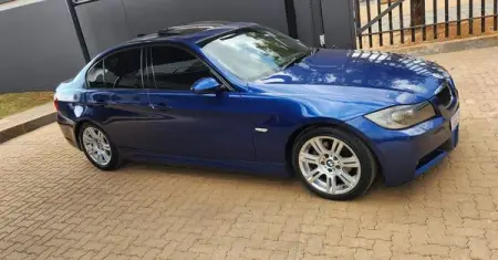 2007 BMW 320i 6 speed manual Mspec - R78,500.00

Car drives beautifully
Ful