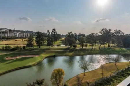 R39,500 pm  3 Bedroom Penthouse To Let in Houghton Estate

Immaculate top floor apartment t