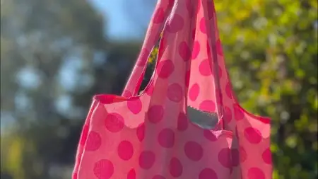 Learn to sew your one reusable shopping bags 

A lovely quick and easy sew that will not onl