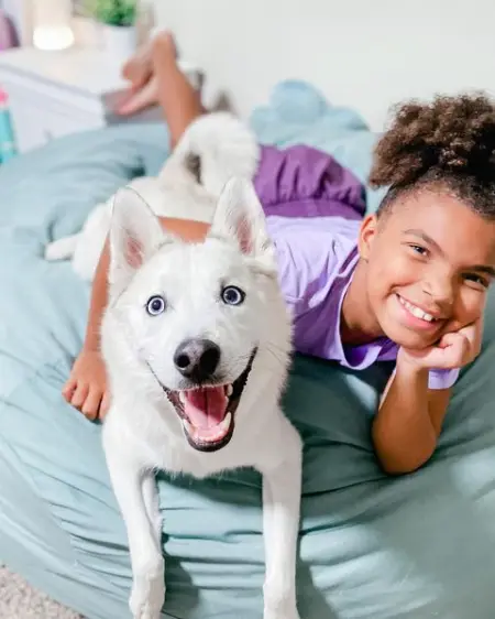 Saturdays are for lounging! 

Kaila got a new bean bag in her room from lepoufhome  she
