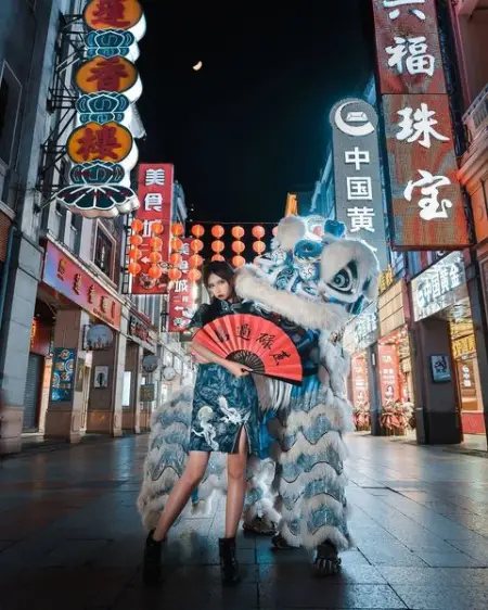 Spreading Chinese traditional culture around Guangzhou.  
CreativeGuangzh