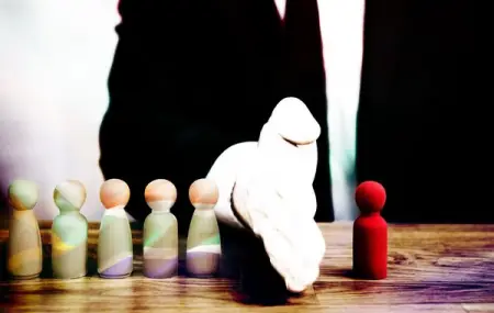 NEW LAW WILL LIMIT HOW MANY FOREIGNERS SOUTH AFRICAN COMPANIES CAN EMPLOY

South Af