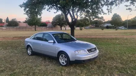 1998 AUDI A6 2.8 30V Quattro Automatic Sedan with only 165000 kms! full service hi