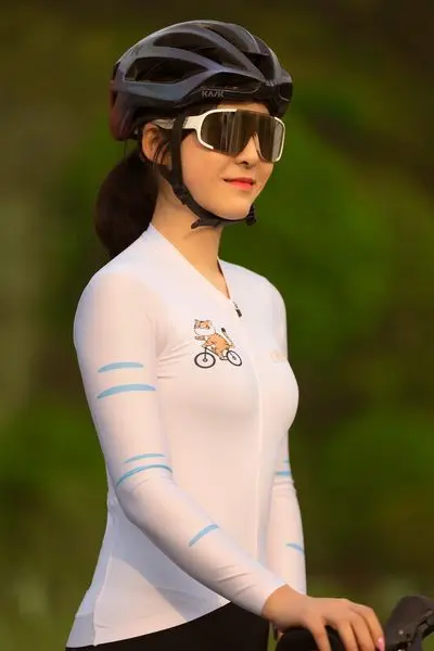 We have been specializing in cycling wear and bike accessories for 15 years. We have our ow