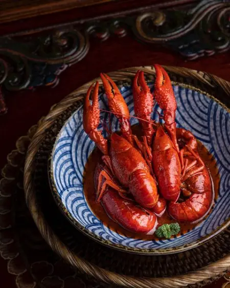 Huoqiu is a fertile region and rich in crayfish. Huoqiu rice field crayfish grows i