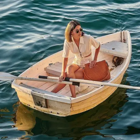 Our TRENTINO range has a striking woven pattern, making the detail of ou