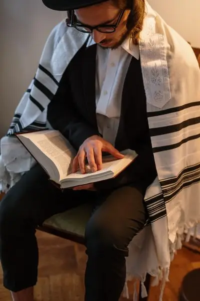                 .

Dans le tiferet yaakov, je dcouvris une loi trange sur lthique et la mora