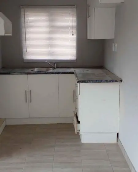 Handyman - R 0,00

Alle bou. pleister. teel. verf. plumbing. elektries. geute. ce