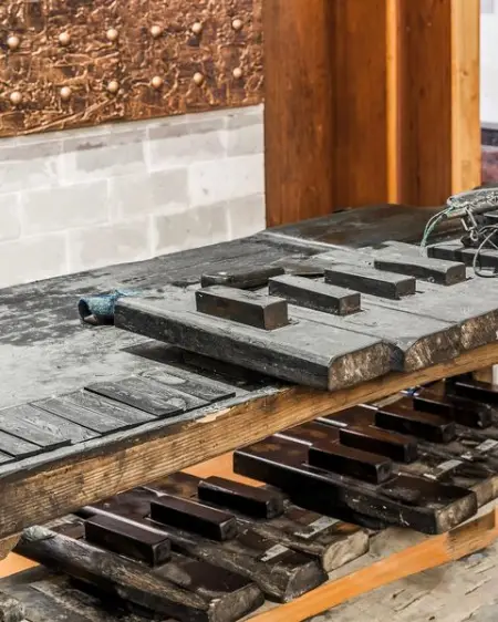 Hui ink is a treasure in traditional Chinese ink-making techniques. Walk 