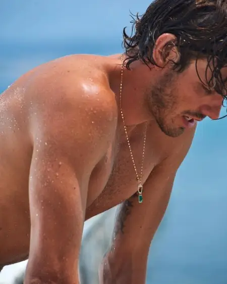 Gems of Men.

Model mr.oa_
Photography billgeorgoussis 
Styling myrtokritsotaki 
MakeupHair