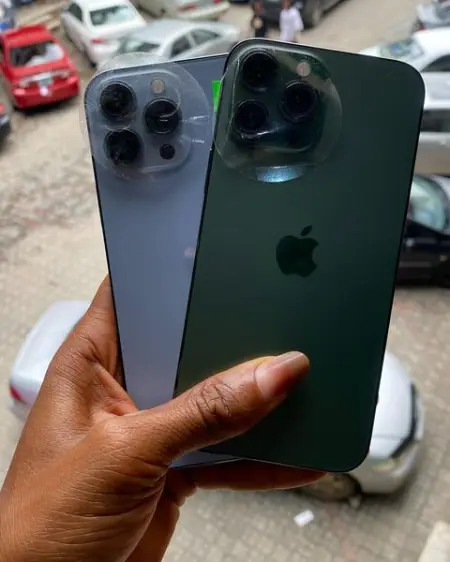 Uk used

iPhone 13 pro max

128gb

Battery health 90

Face ID working perfectly

680k

Cal