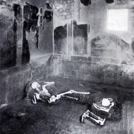  This photo was taken in 1934 and shows the remain of two victims who tra