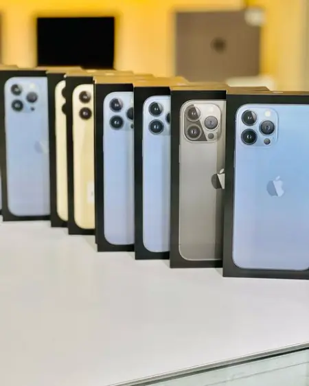 Come and unbox with us iPhone 13 pro max with a one year warranty

128GB. 2,