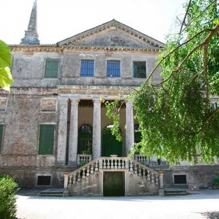 The town of Sambuca di Sicilia in Italy has dozens of magnificent villas for next to nothing