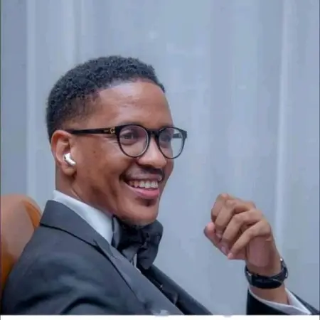      seulement  

Suivez vos cultes, vos confrences et vos cours en ligne, 