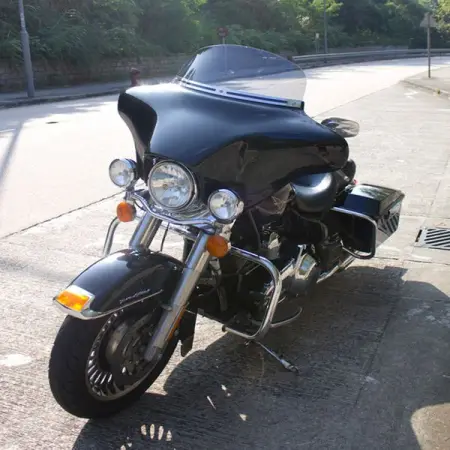 ACCESSORYINTERNATIONAL.COM
Batwing Fairings with Audio
Classic Stereo
Learn More
Classic S