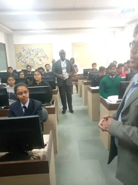 ETUDIER EN INDE
01 BILLET DAVION OFFERT
UN AN DE COURS DANGLAIS GRATUIT