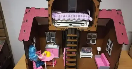 Dollhouse furniture suitable for Barbie and other 30cm and smaller dolls. Educational toys