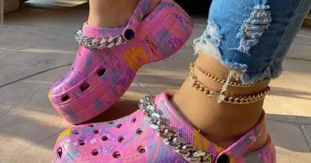 Fashion,Mobile boutiqueBags,Shoes,Fabrics,Wears,Outfit and Career Bags.
API.WHATSAP