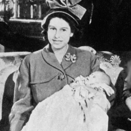 Being pregnant is hard enough without all the Queens strange rules about covering ankles a