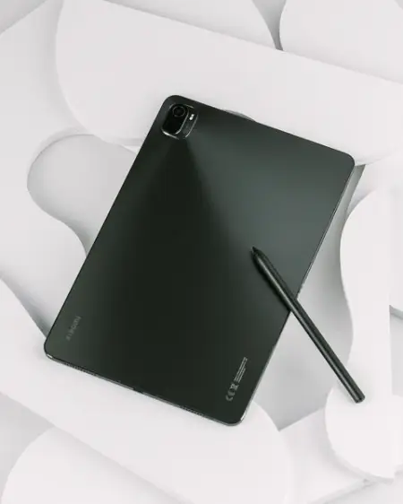 This is XiaomiPad5, a versatile device for you to PlayHardWorkSmart. L