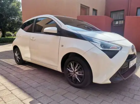 2019 Toyota aygo 1.0 5dr - R135,000.00

2019 Toyota Aygo 1.0 5dr
82 000km Partial se