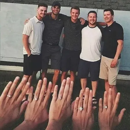 5 months after the divorce, the CEO took his girlfriend to attend a dinner. When se