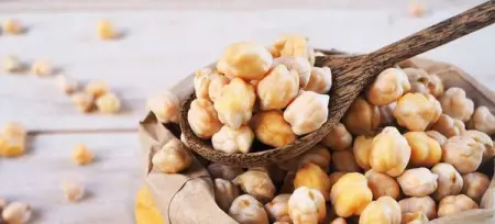 This is threatening to drive up hummus prices this year. 
FALSTAFF.COM
A Global Chickpe