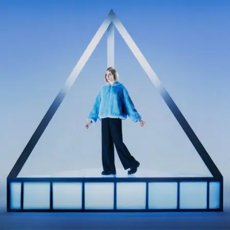 CARAKARL

Inspired by the Legacy of karllagerfeld , the collection uses innovative technolog