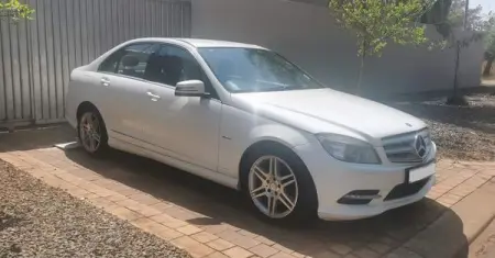 2010 mercedes Benz c220 cdi AMG - R130,000.00

2010 mercedes Benz c220 cdi AMG

Avantgarde A