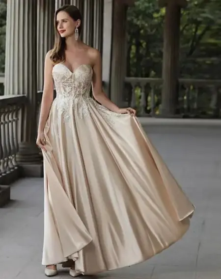 Elegant evening dress
Price1100
Size38-40
We have delivery service  
M