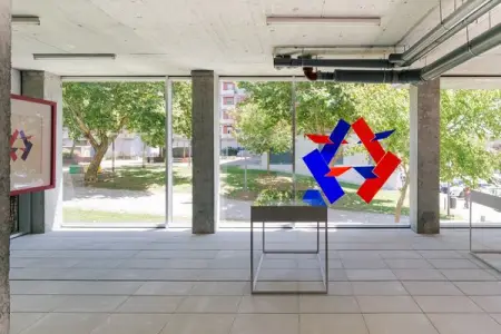 The bi-lingual catalogue was edited by Jurgen Bock, Manuel Costa Cabra