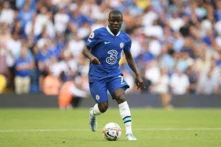 Should Chelsea take the risk of letting NGolo Kante walk?
SPORTSCASTING.COM
Chelsea Ar