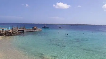 Het beste van een verblijf bij Sand Dollar Bonaire is het feit dat de oceaan op 