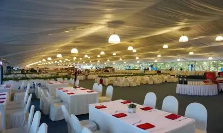 It is not difficult to set up a restaurant in the open air now. Just quote 