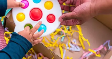 Subscribe to get boxes of educational and entertaining toys delivered to 